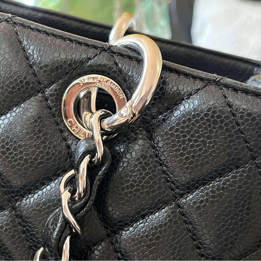 Authentic Chanel Grand Shopping Tote (GST)
Caviar Leather | Silver Hardware π€ - Picture 4 of 16
